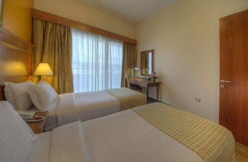 Fortune Grand Hotel Apartment Дубай Екстериор снимка